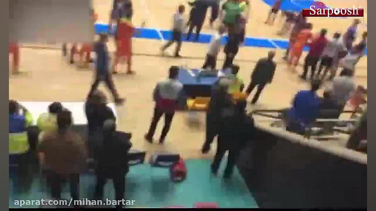 درگیری شدید در بازی لیگ برتر ف...