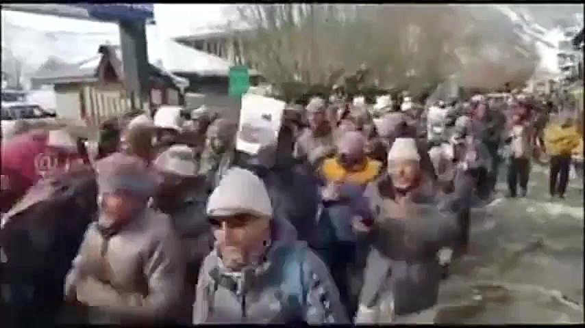 تظاهرات مردم کشمیر بعد از شهاد...