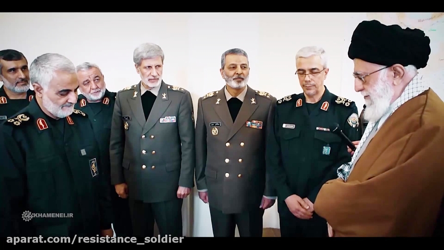 اهدای مدال توسط رهبر انقلاب به...