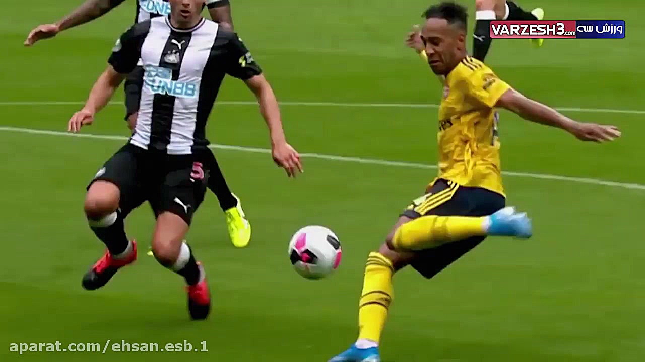 اوبامیانگ ؛ نامزد بهترین مهاجم...