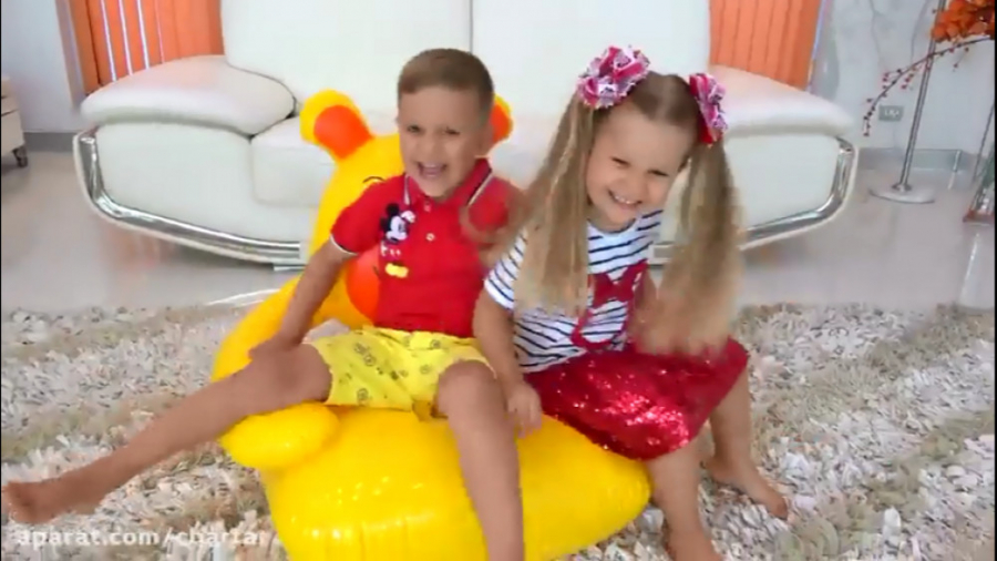 دیانا و روما با اسباب بازی جدی...