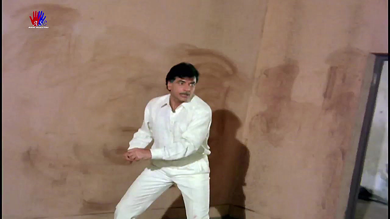 سکانس اکشن فیلم هندی  Aasoo Ba...