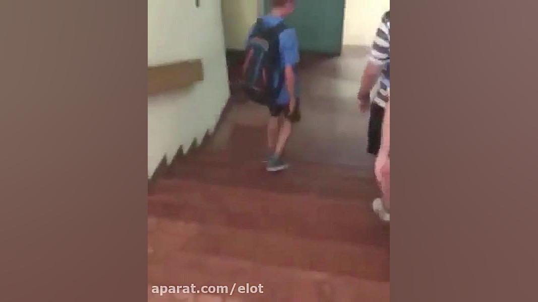 آموزش پایین رفتن از پله ها