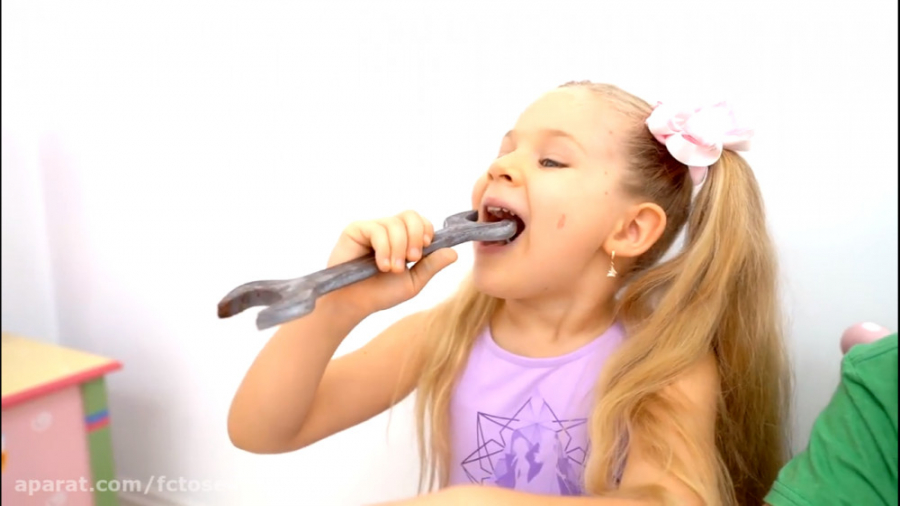 دیانا و روما  چالش شکلات Diana...