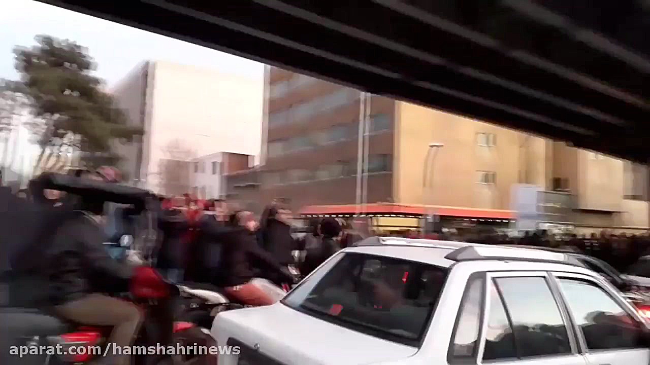 تجمع دانشجویان در سوگ درگذشتگا...