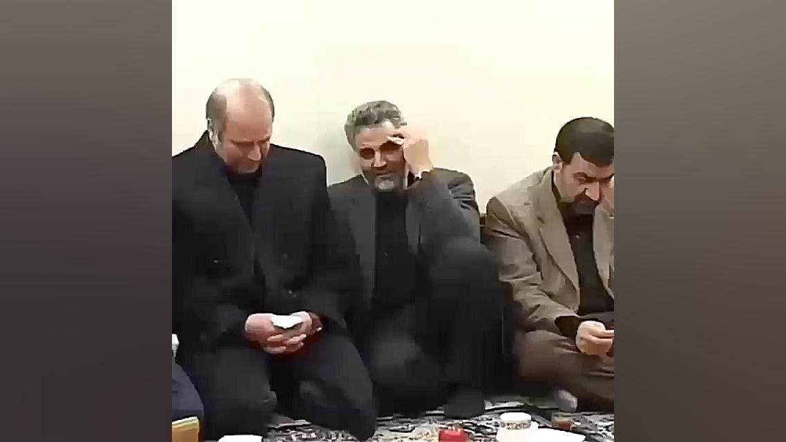 گریه حاج قاسم از شهادت حاج احم...