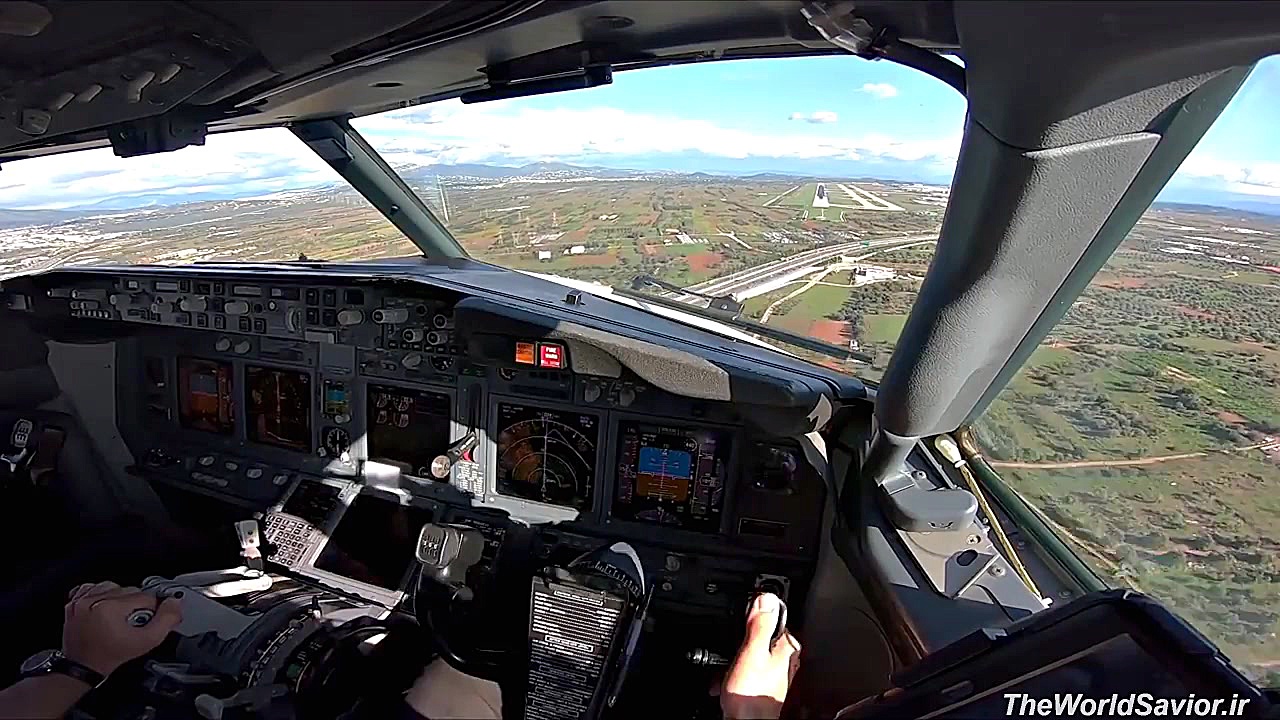 فرود landing هواپیمای بوئینگ 7...