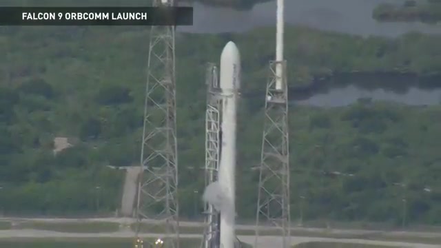 فرود آوردن یک موشک روی کشتی رو...