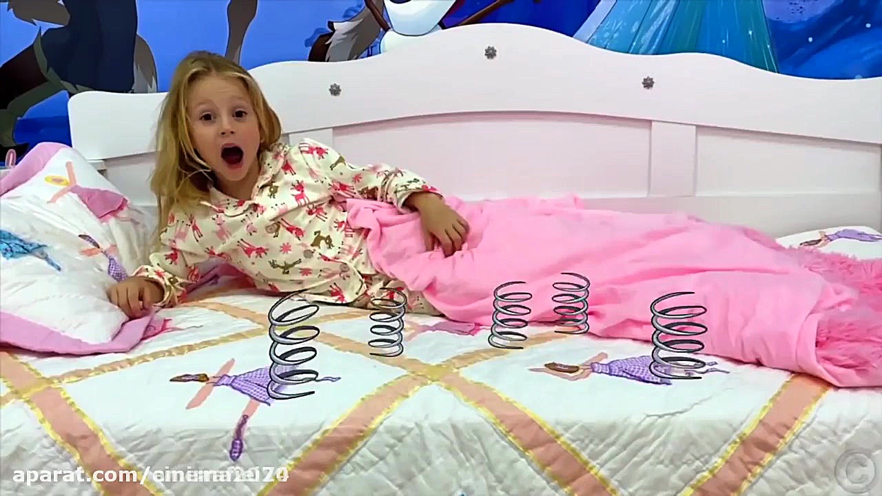 ناستیا  استیسی و داستان تخت خو...