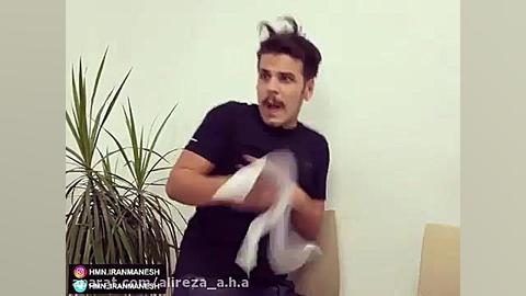 هومن ایرانمنش . بیمار نفهم . م...
