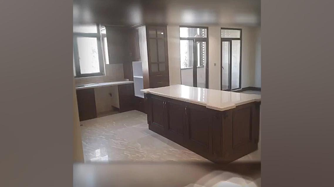 پاسداران 216 متر