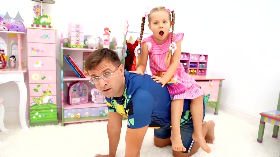 دیانا میخواد با پدرش بازی کنه