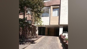 پاسداران 266 متر