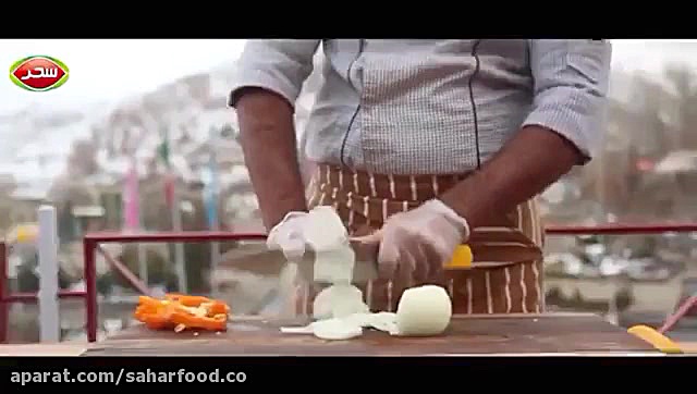 طرز تهیه مرغ شکم پر با رب انار