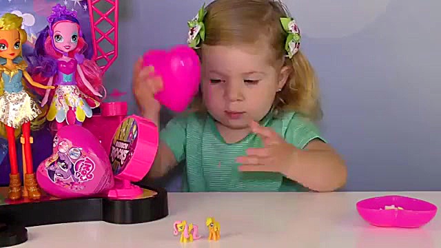 باز کردن اسباب بازی های Surpri...