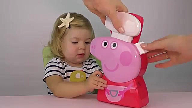 دیانا با جعبه بازی Chef Peppa...