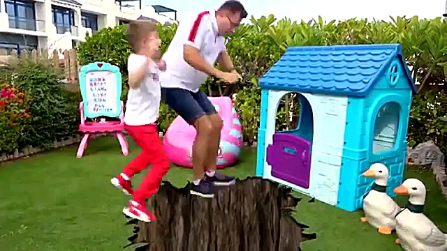 دایانا و روما در پارک Dinosaur...