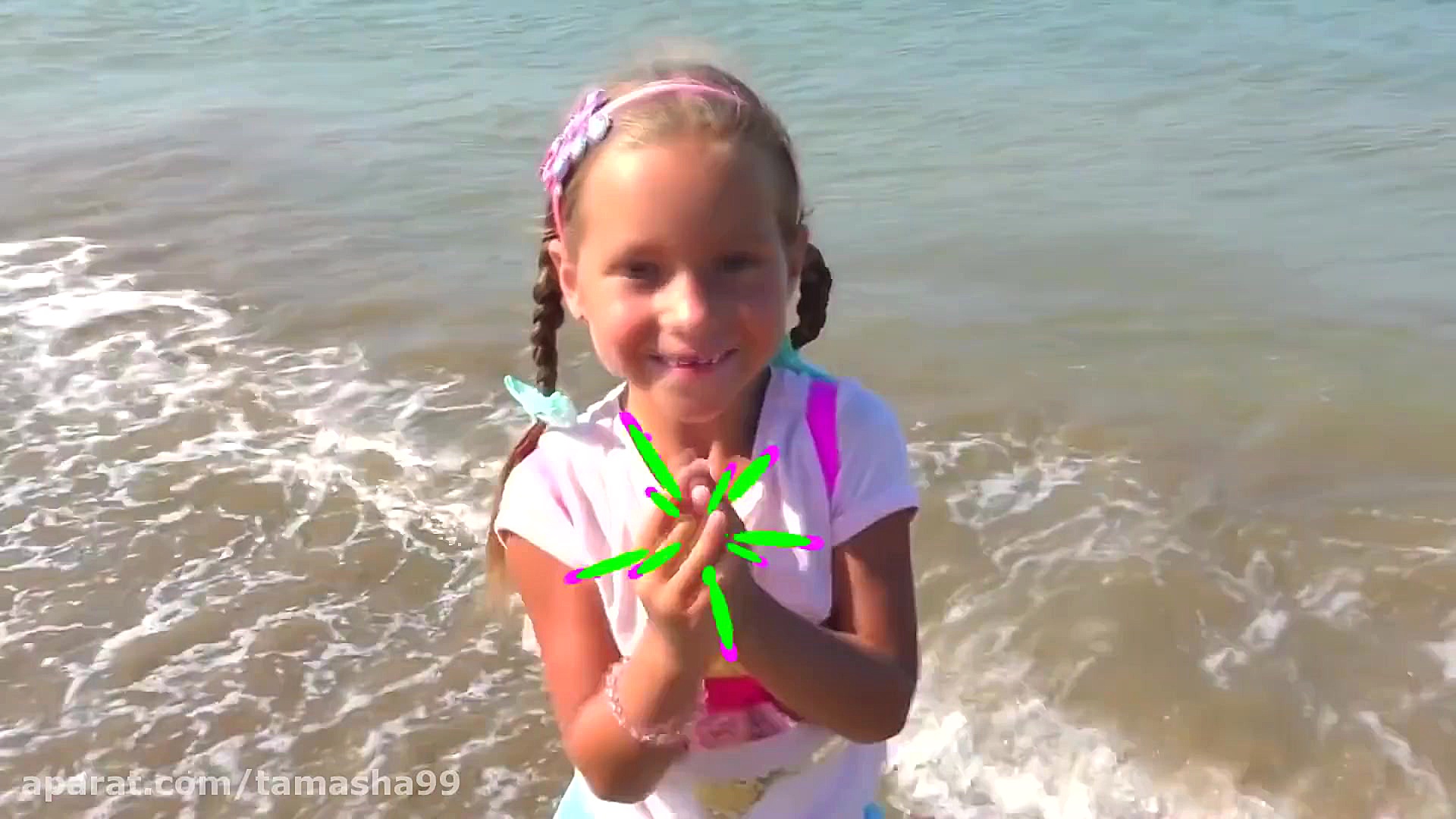 سوفیا  به لباس آریل کوچک پری د...