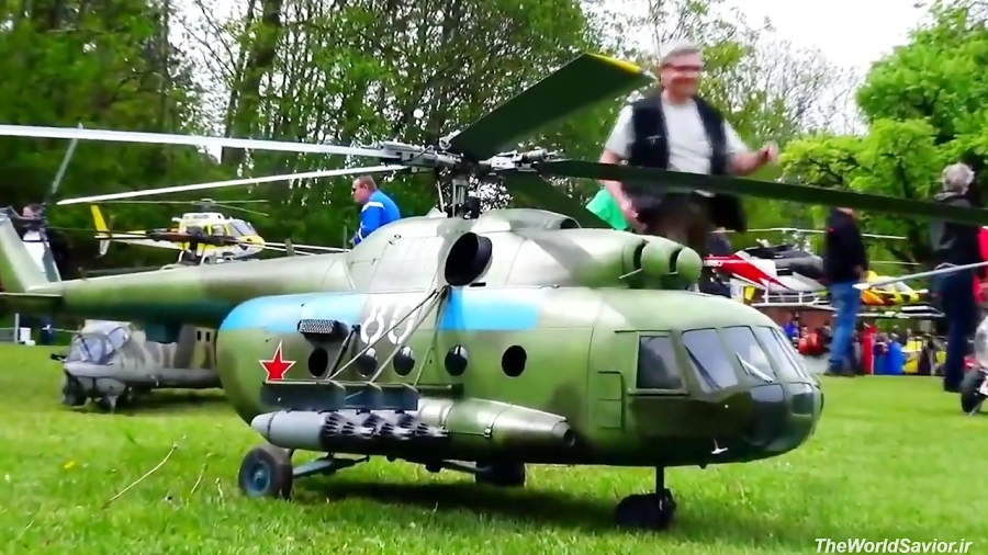 مانور هوایی هلیکوپترهای کوچک ک...