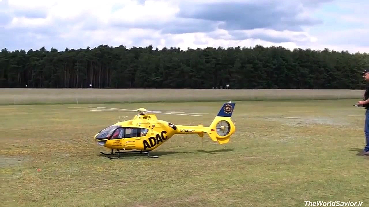 مانور هوایی هلیکوپترهای کوچک ک...