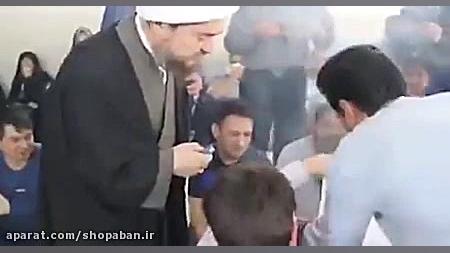 آتش زدن کتاب دکتر هاریسون توسط...