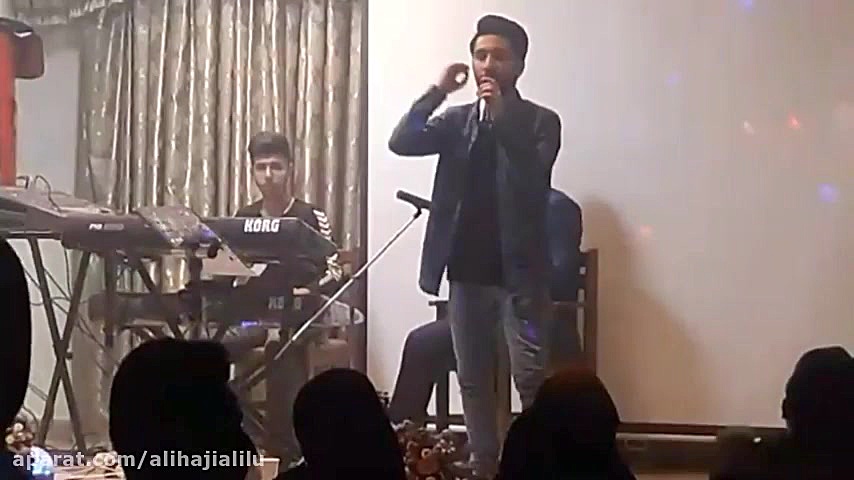 اجرای زنده موسیقی علی حاجی علی...