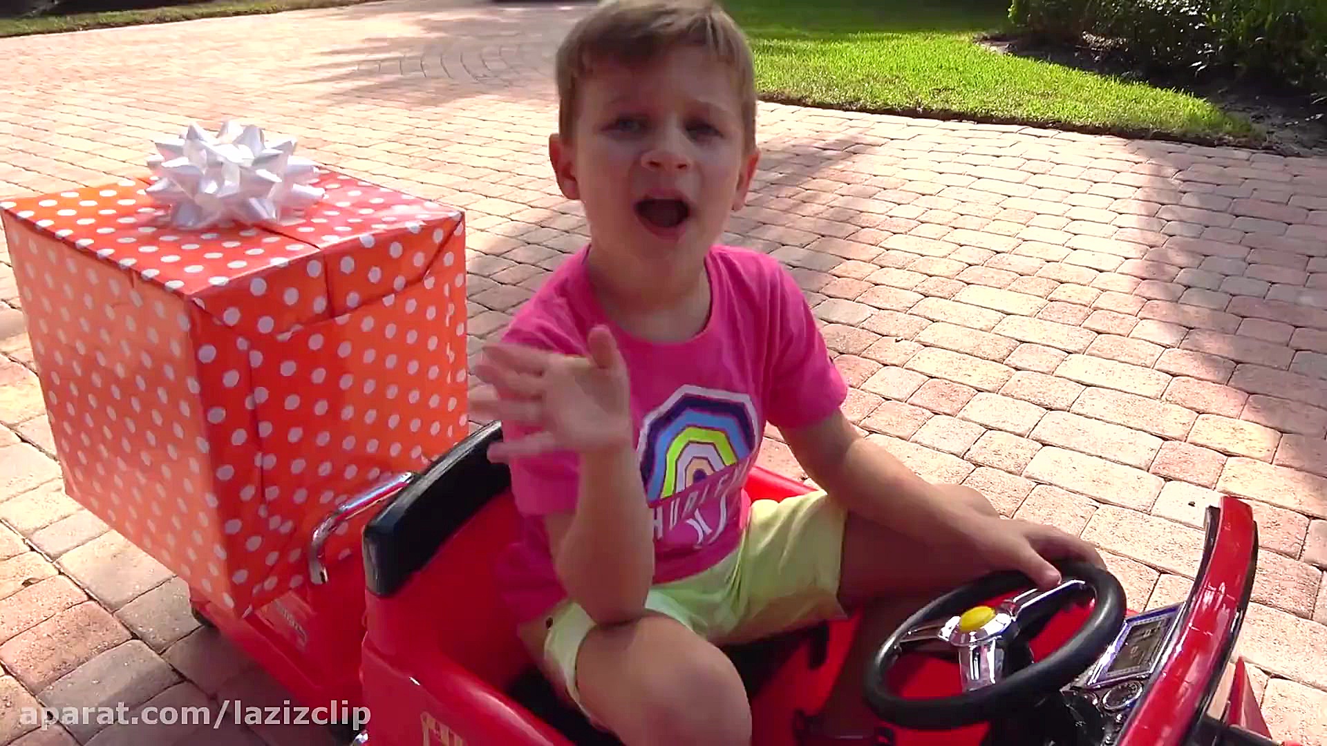 هدیه های دیانا و روما برای کری...