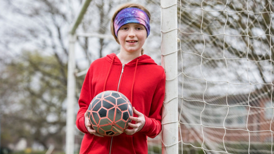 فوتبال ۱۲۰ | دختر فوتبالیست با...