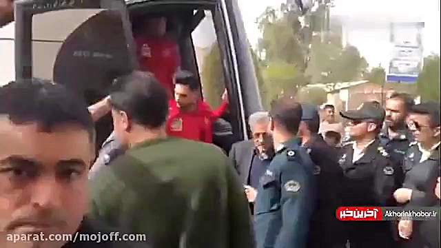 توهین هواداران نفت به پرسپولیس