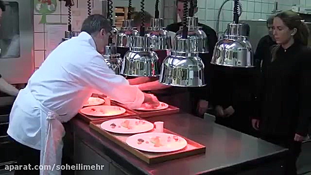 Service at 3 Michelin star Vic...