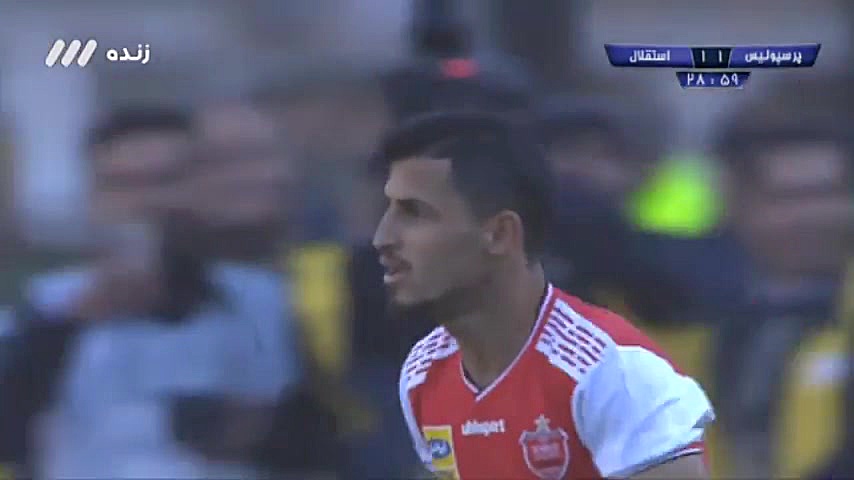 شیطنت علیپور در مقابل هواداران...