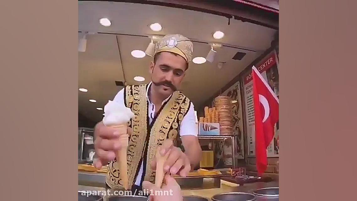 خرید بستنی در ترکیه