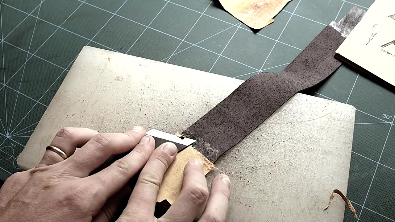 چرم دوزی  آموزش هنر چرم دوزی