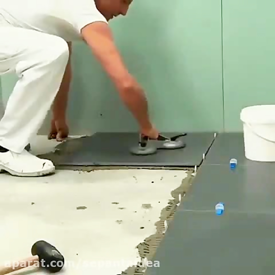 همتراز کاشی و سرامیک