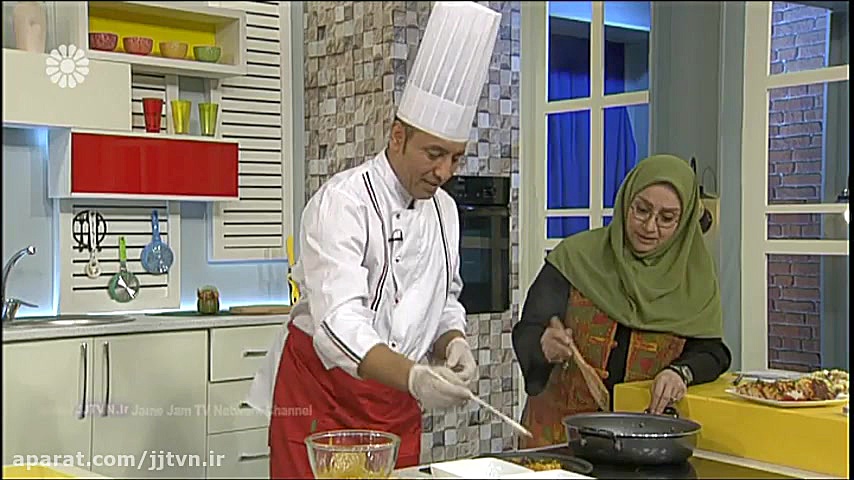 استیک مرغ به همراه سبزیجات سات...