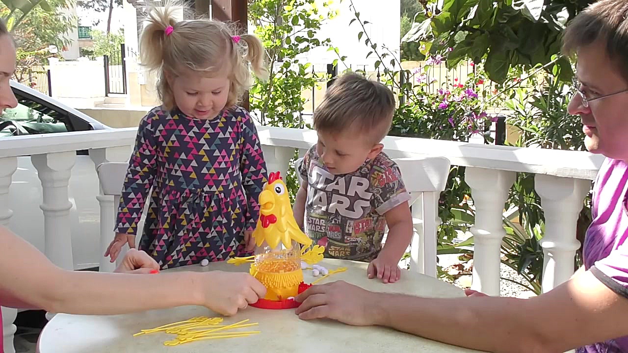 دیانا و اسباب بازی ها  قسمت 28...