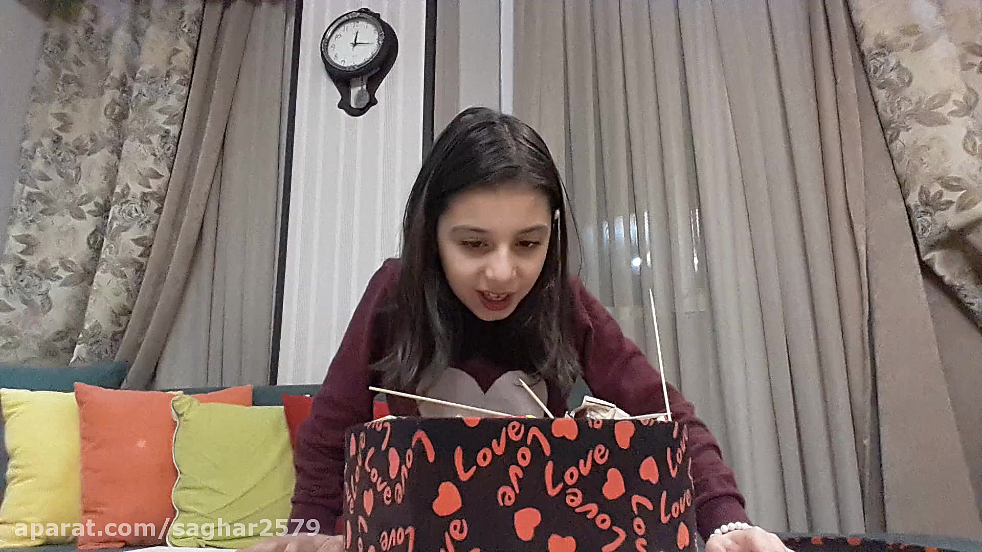 آوین و هدیه روز ولنتاین