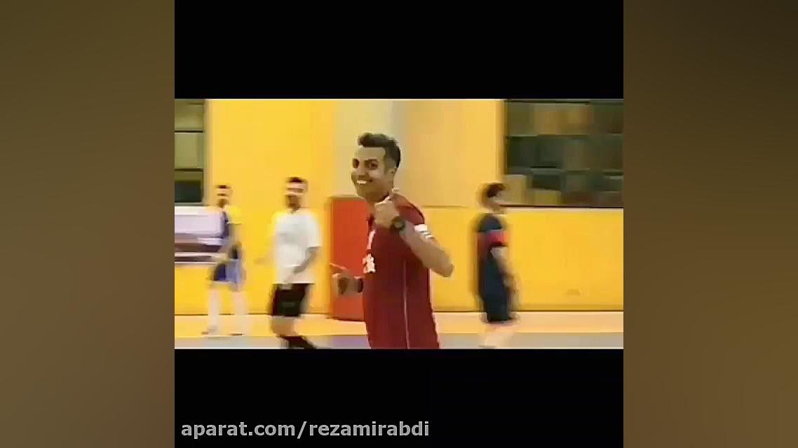 عادل فردوسی پور:گل با پشت پا ت...