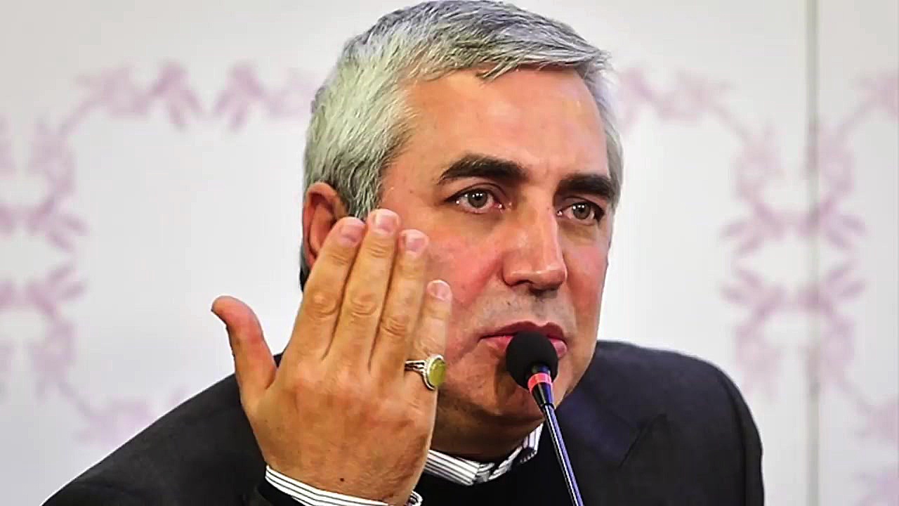 شهاب حسينى مرزهاى فروشندگى را...