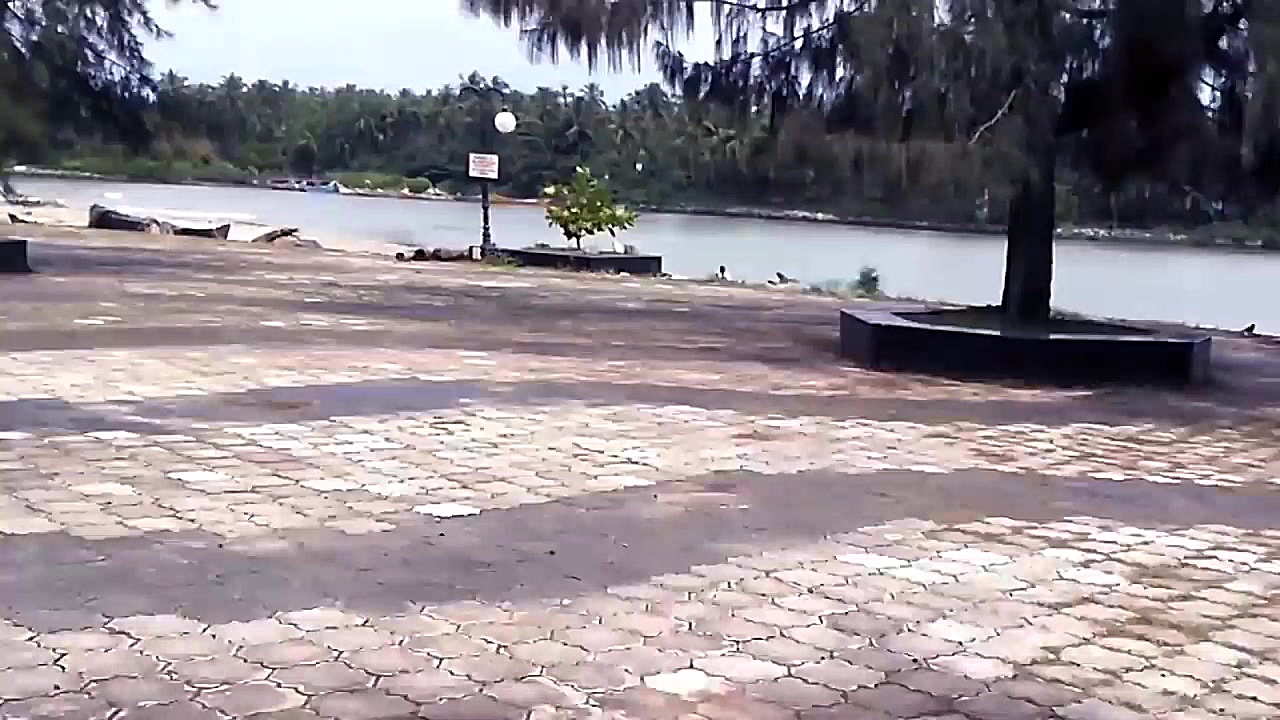 Scary Videos | Ghost caught on...