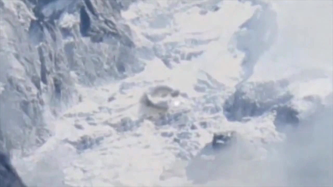 SOMETHING BIG IS HAPPENING!! N...