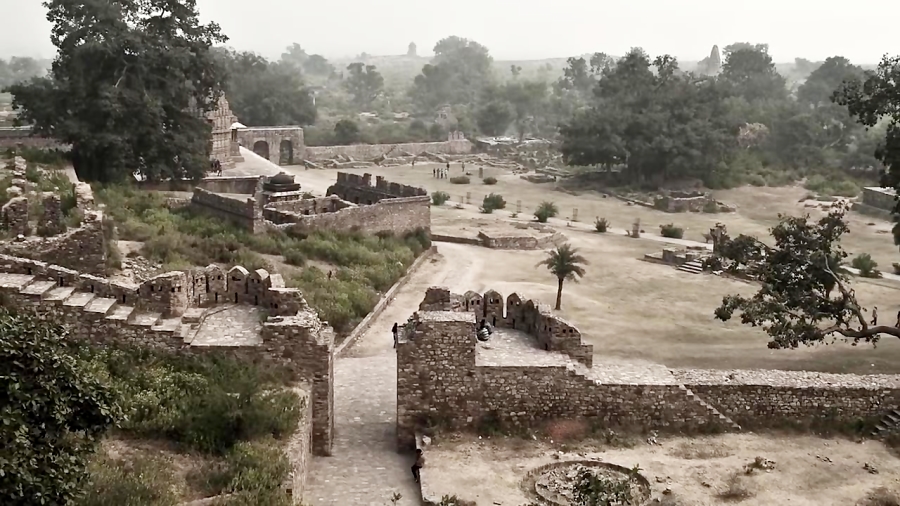 Top 5 Most Haunted Places In T...