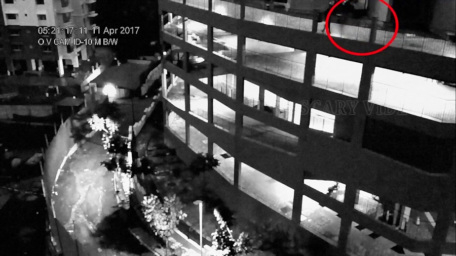 Real Video Of Ghost Spotted In...