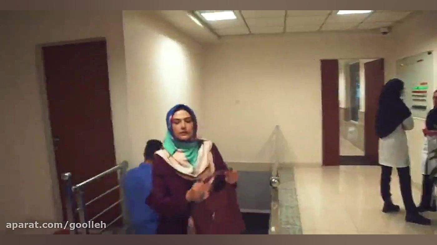 در همه باز ، در اتاق خانم مدیر...