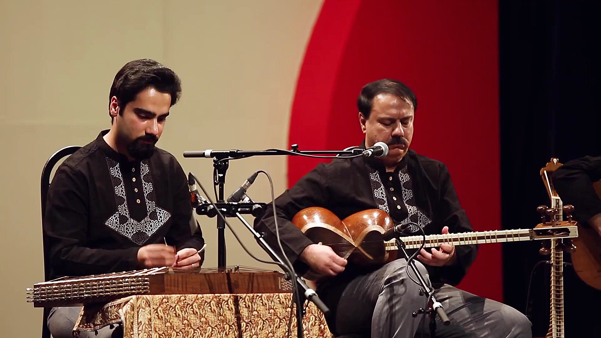 اجرای زندهٔ تصنیف&laquo;غم عشق...