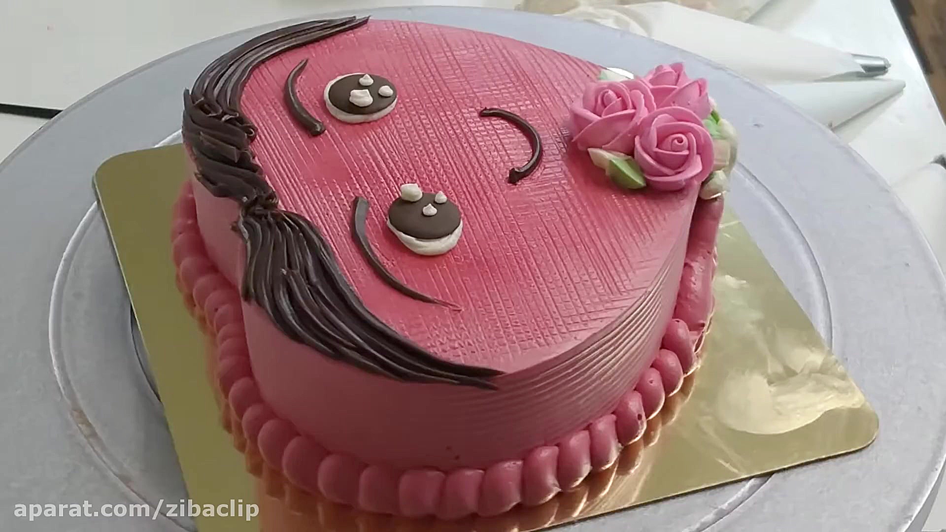 اینم یه کیک آرایی زیبا