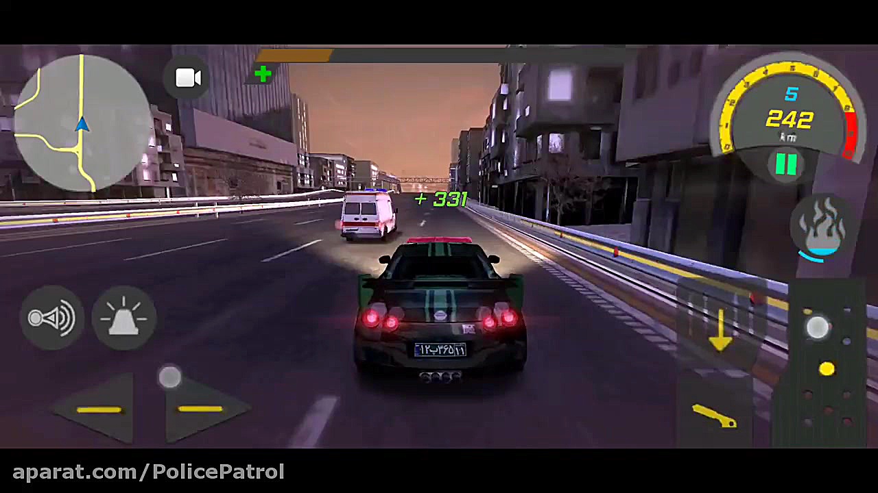 نیسان جی تی آر و هلیکوپتر در ب...