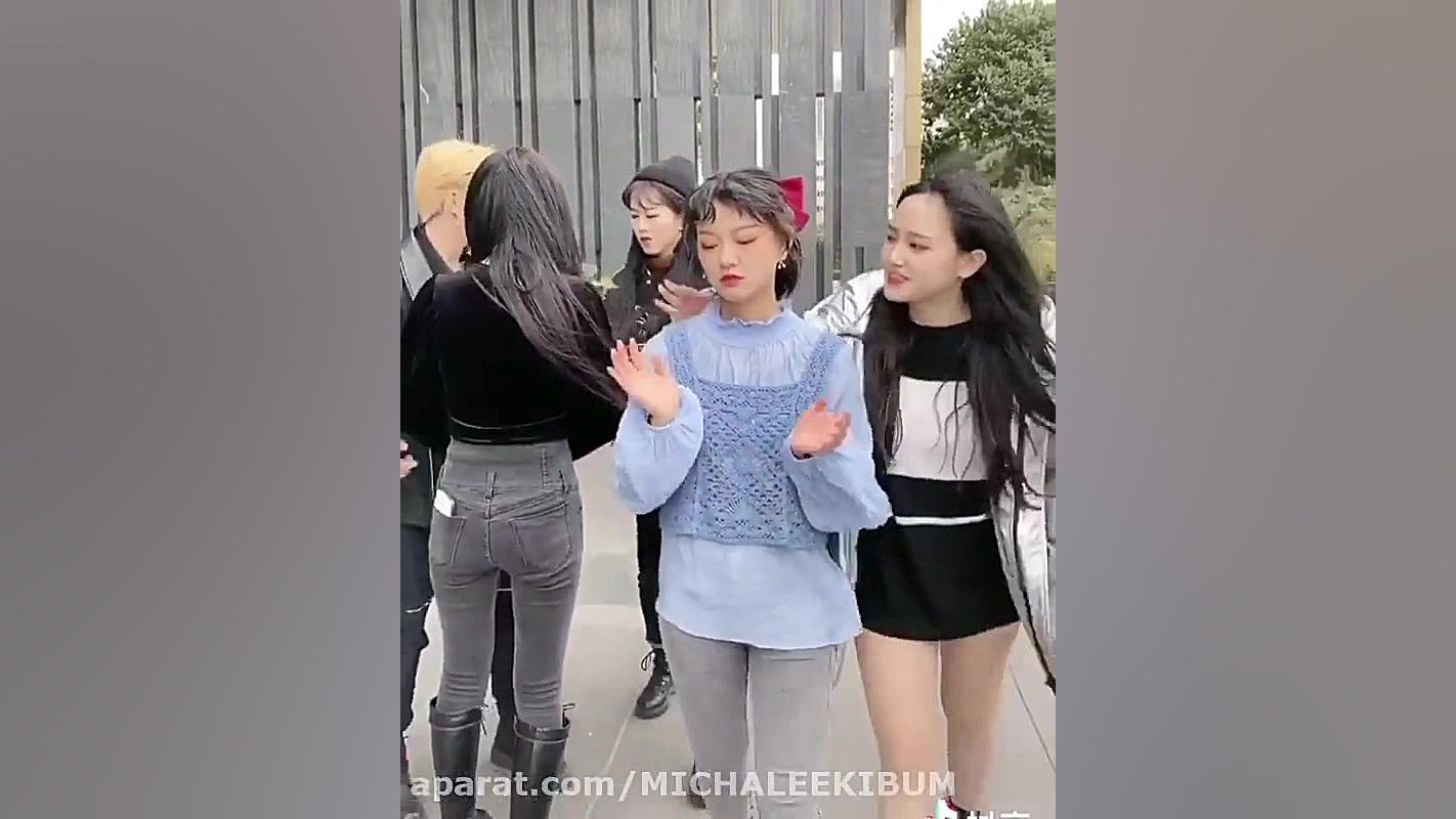 واقعا دست زدن داره: