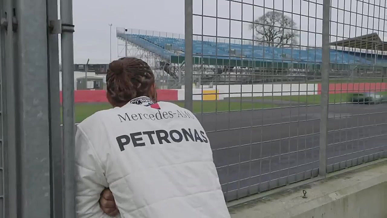 یک دور با مرسدس W11 در پیست سی...