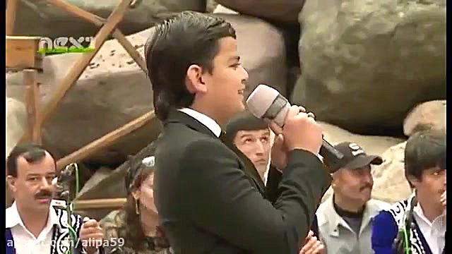 آهنگ مادر با صدای نوجوان تاجیک...